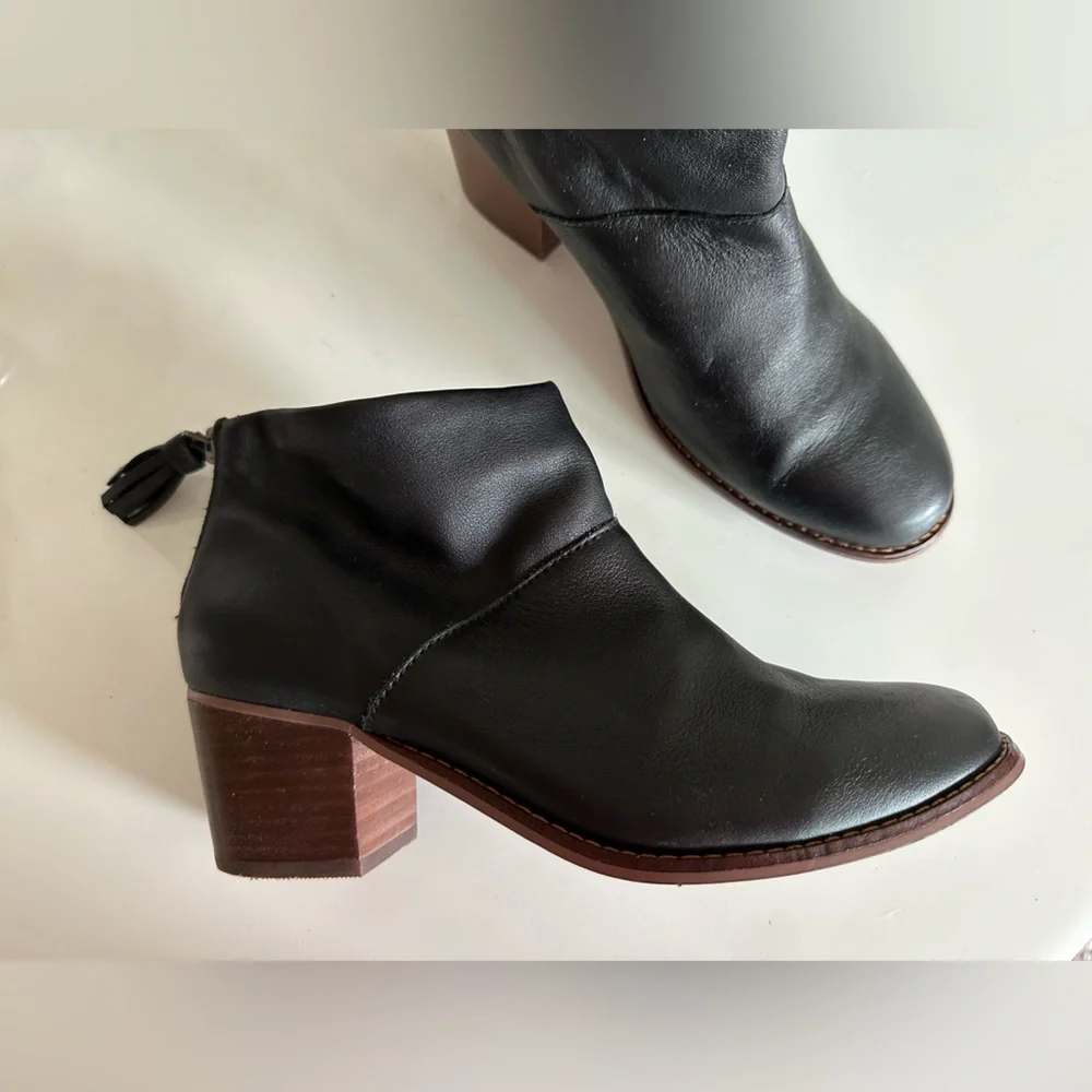 Toms Booties - Picture 4 of 4